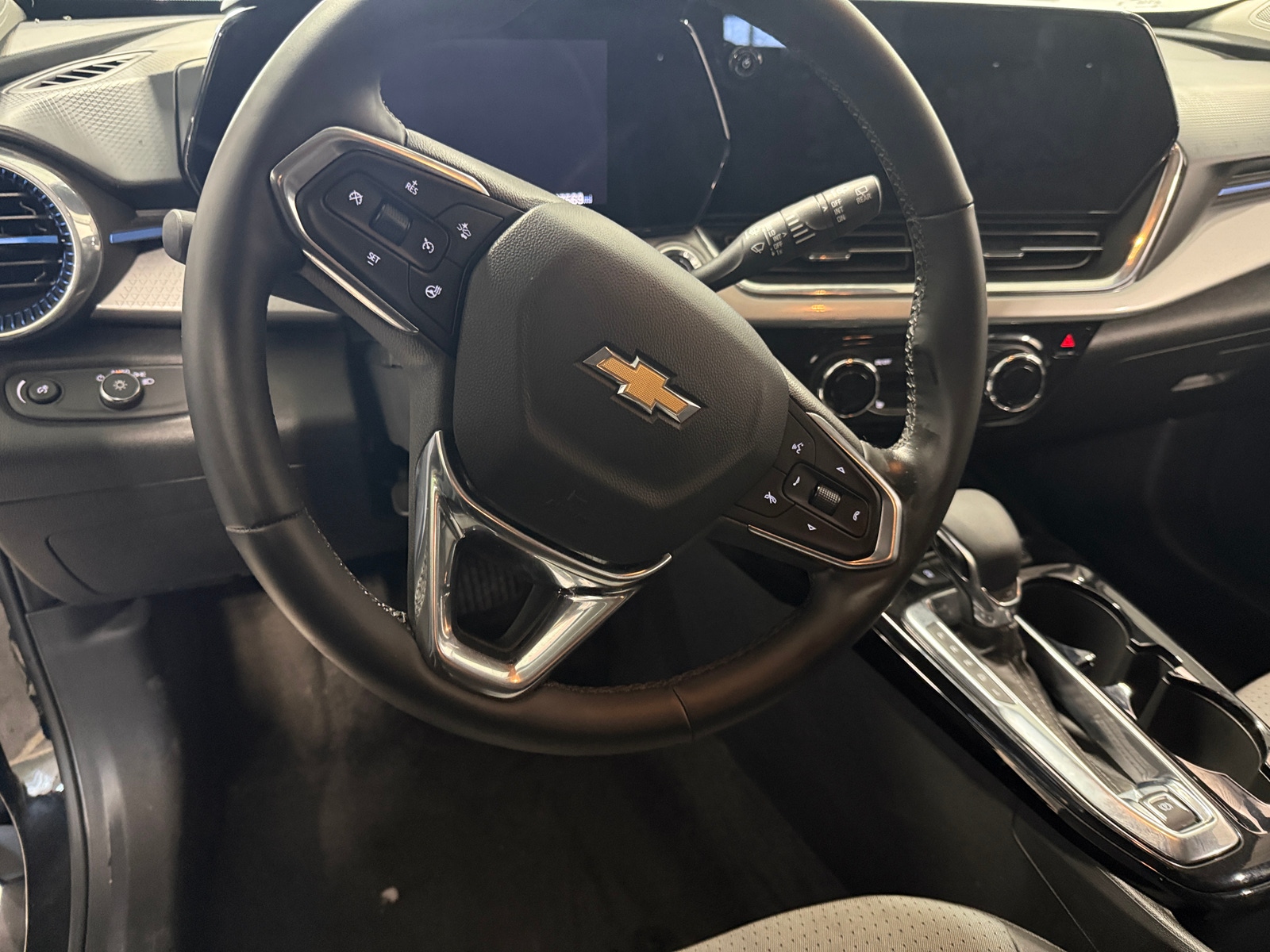 Thumbnail: 2025 Chevrolet Trax - 5