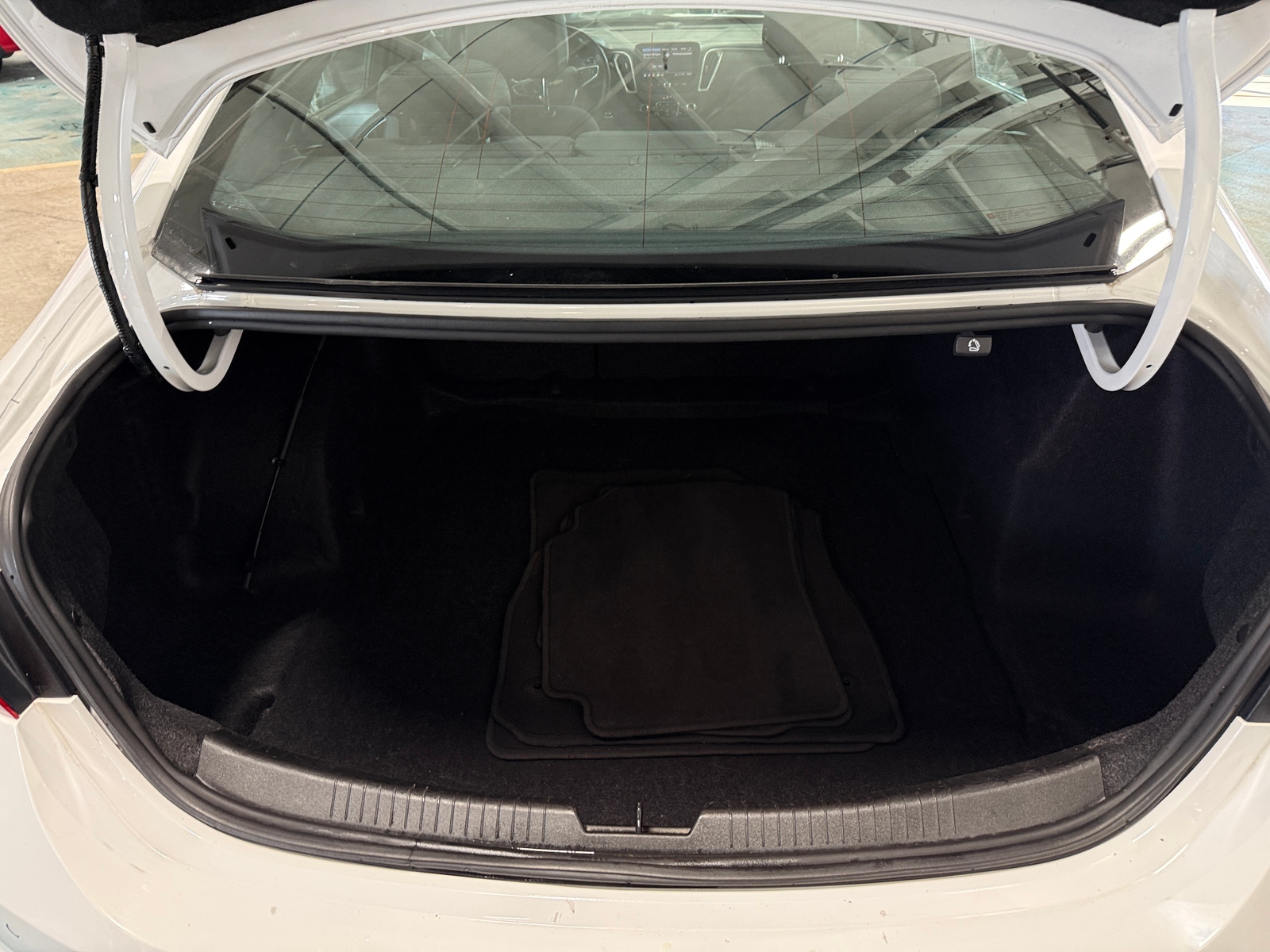 Thumbnail: 2024 Chevrolet Malibu - 7