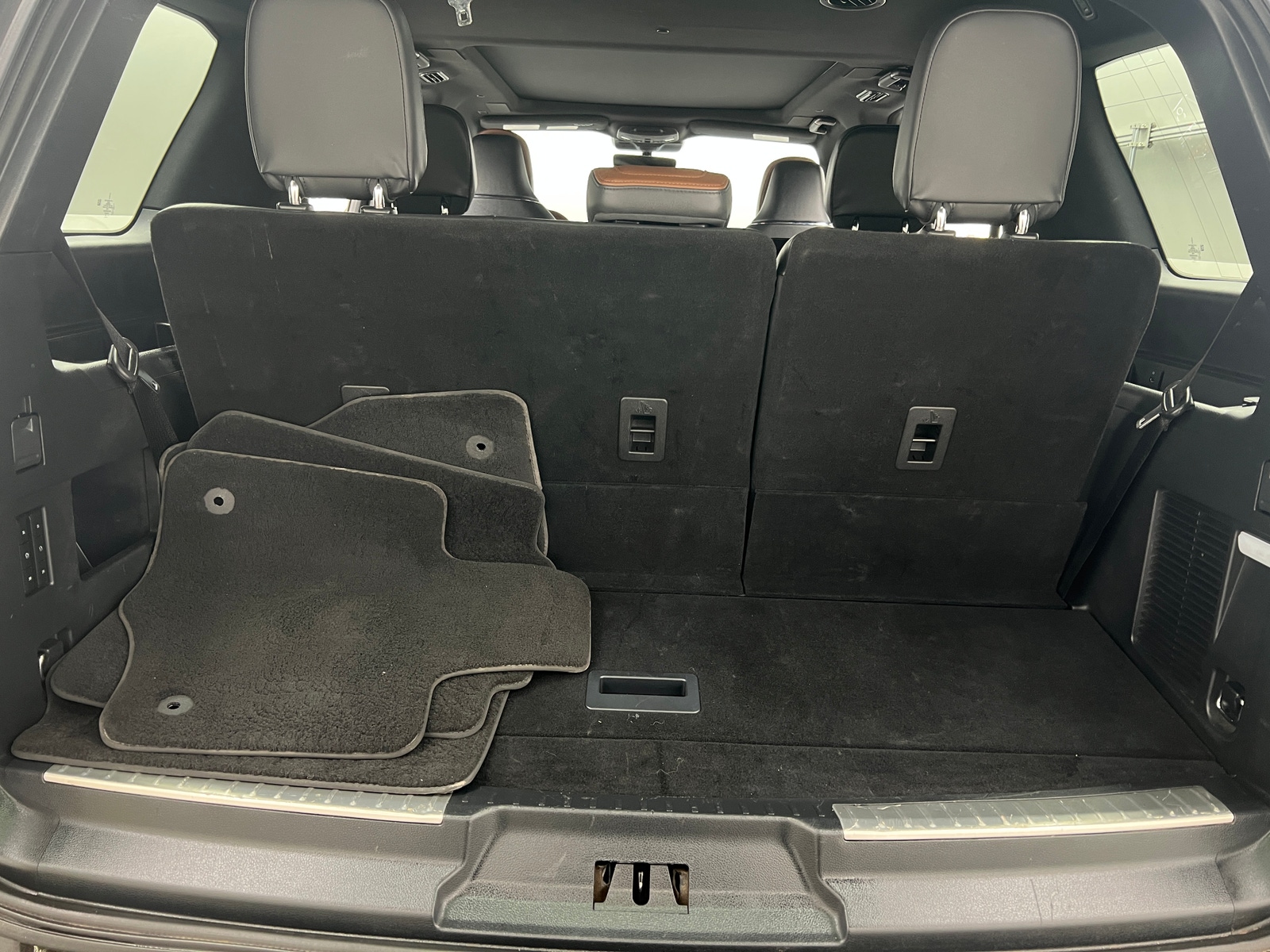 Thumbnail: 2022 Lincoln Navigator - 6