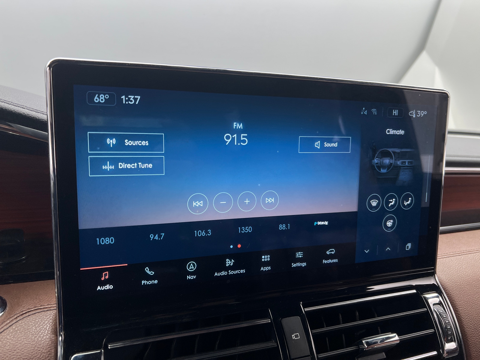 Thumbnail: 2022 Lincoln Navigator - 3