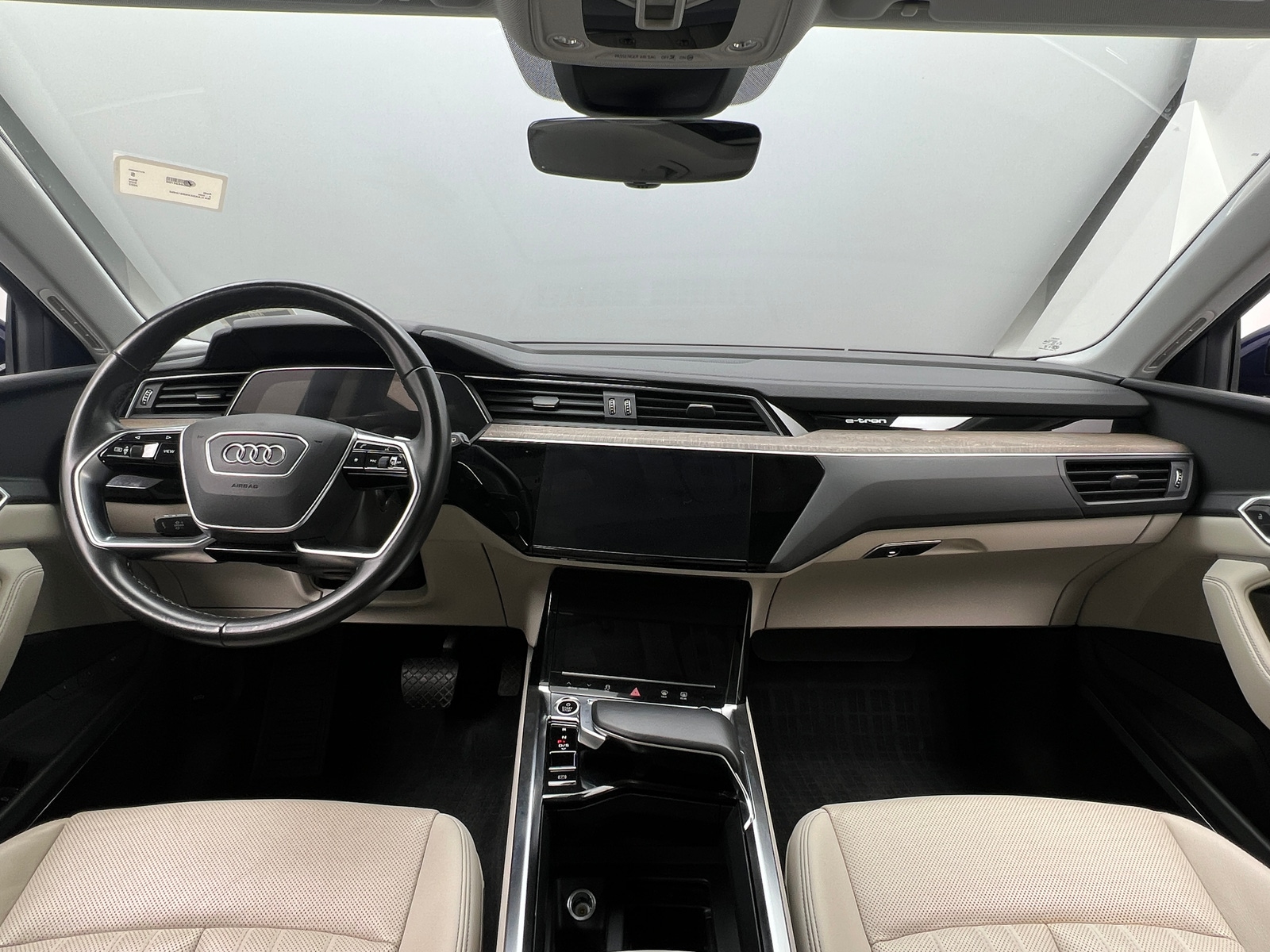 Thumbnail: 2022 Audi e-tron - 3