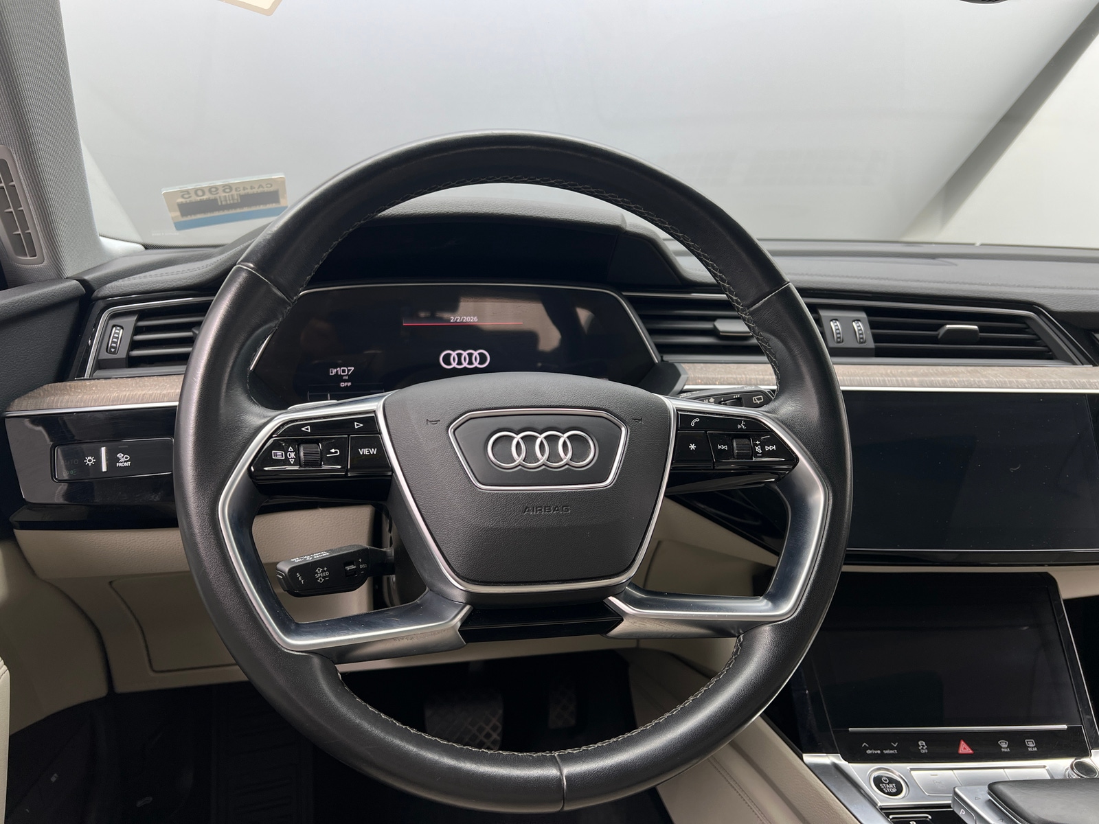 Thumbnail: 2022 Audi e-tron - 5