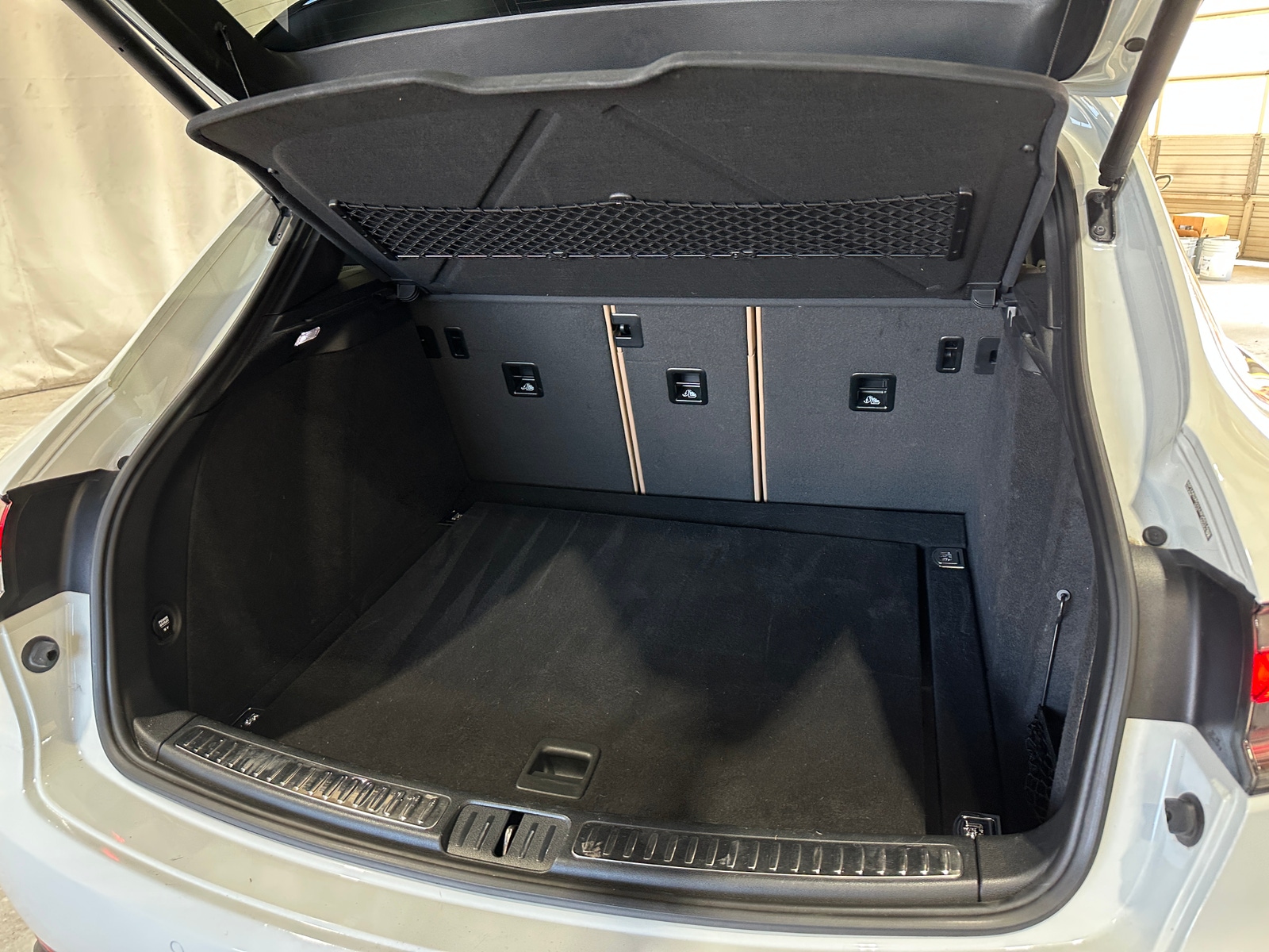 Thumbnail: 2020 Porsche Macan - 6