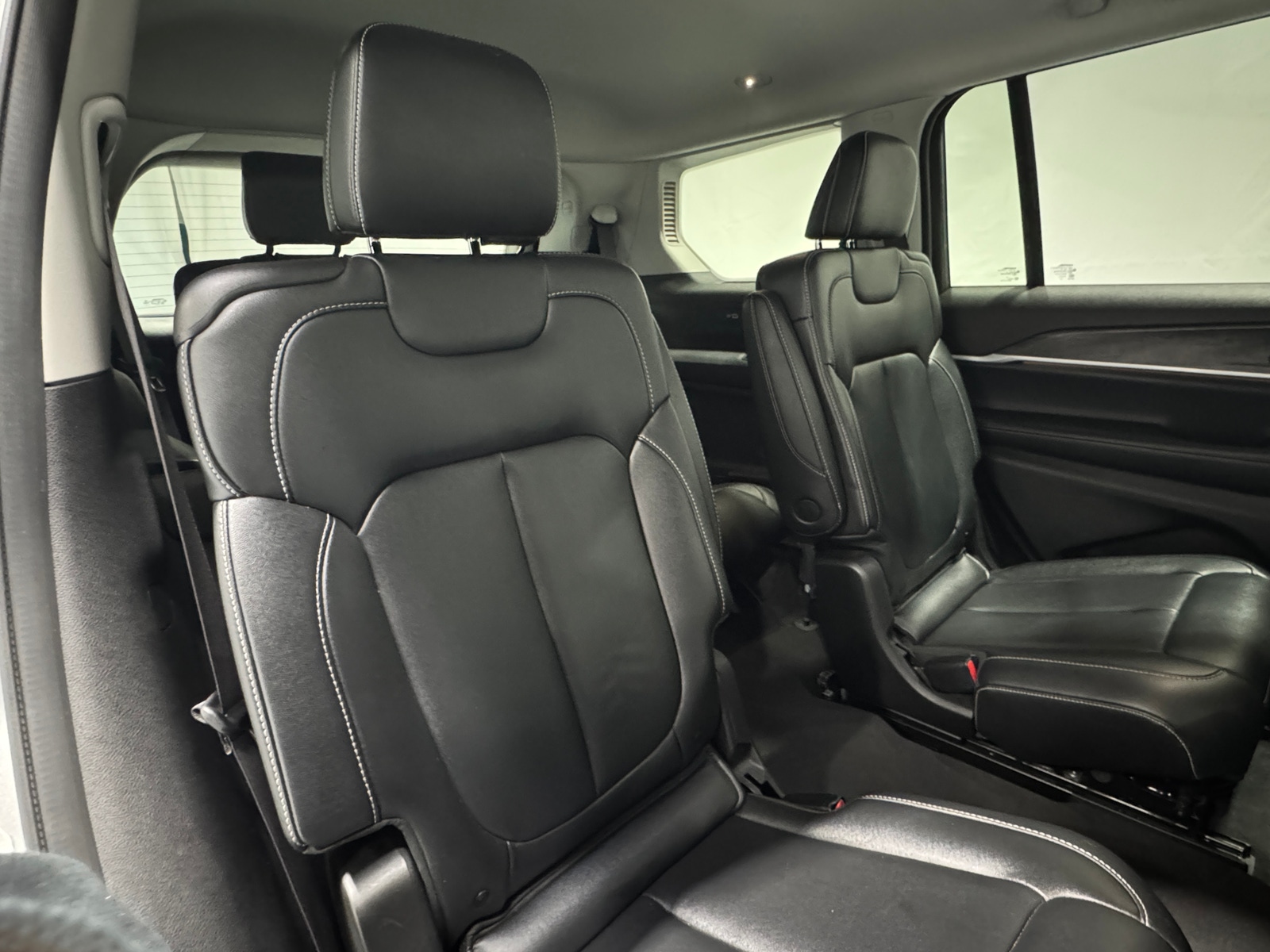 Thumbnail: 2023 Jeep Grand Cherokee L - 5