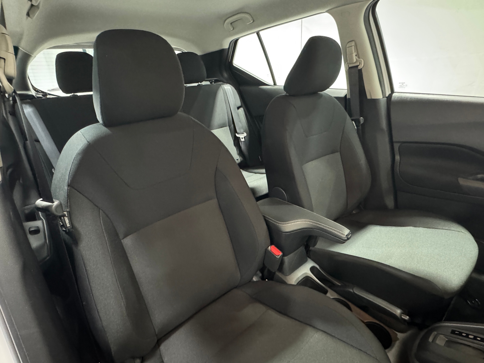 Thumbnail: 2025 Nissan Kicks - 2