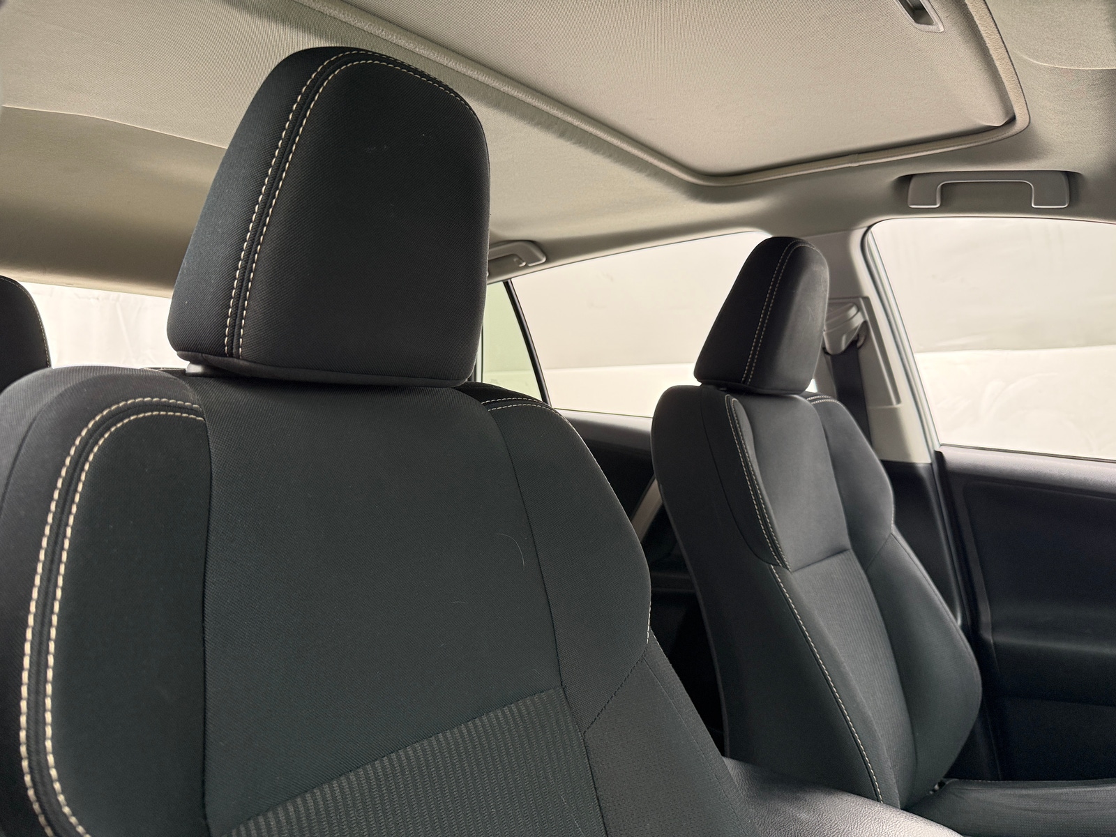 Thumbnail: 2015 Toyota RAV4 - 2