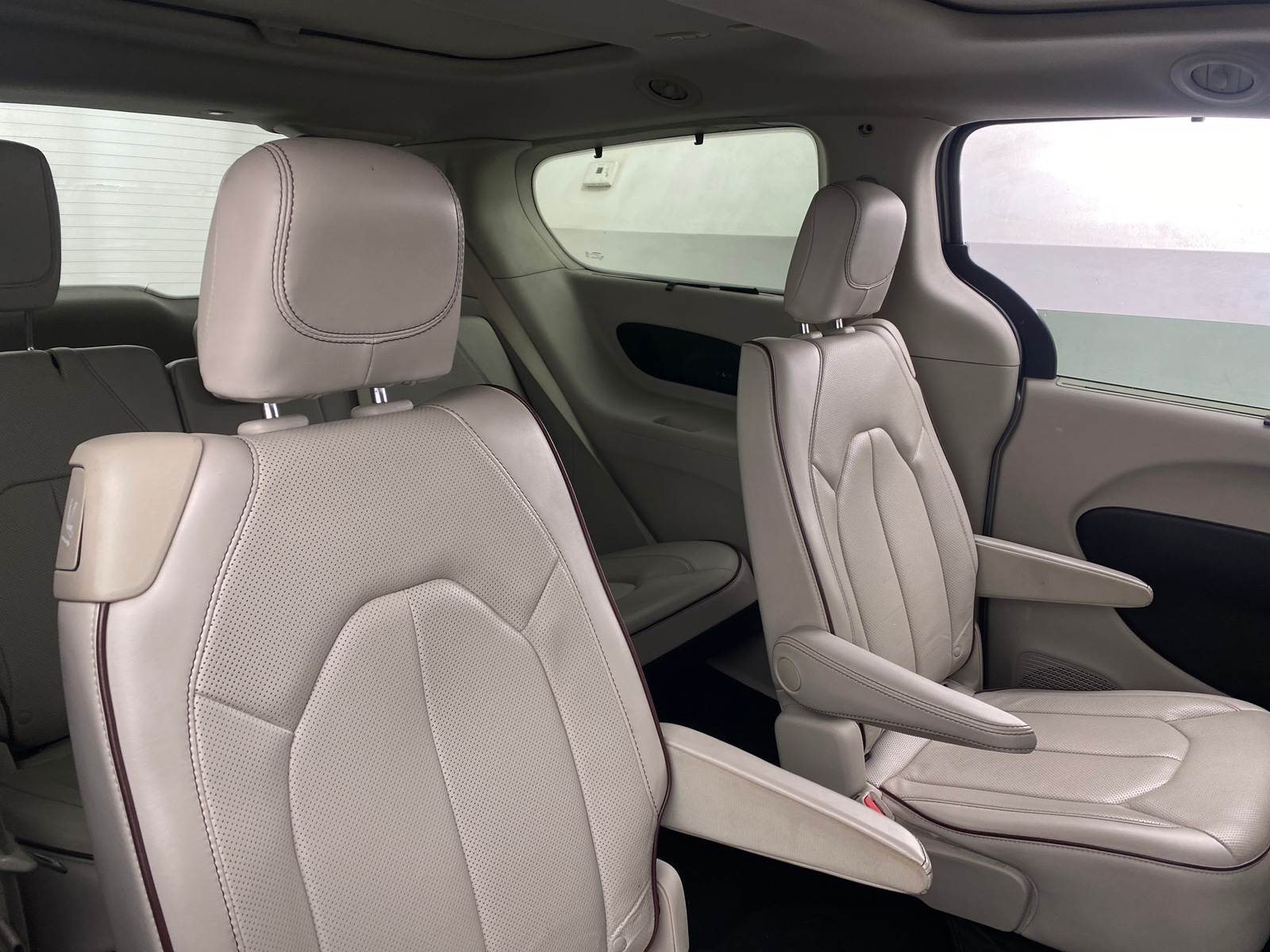 Thumbnail: 2020 Chrysler Pacifica - 5