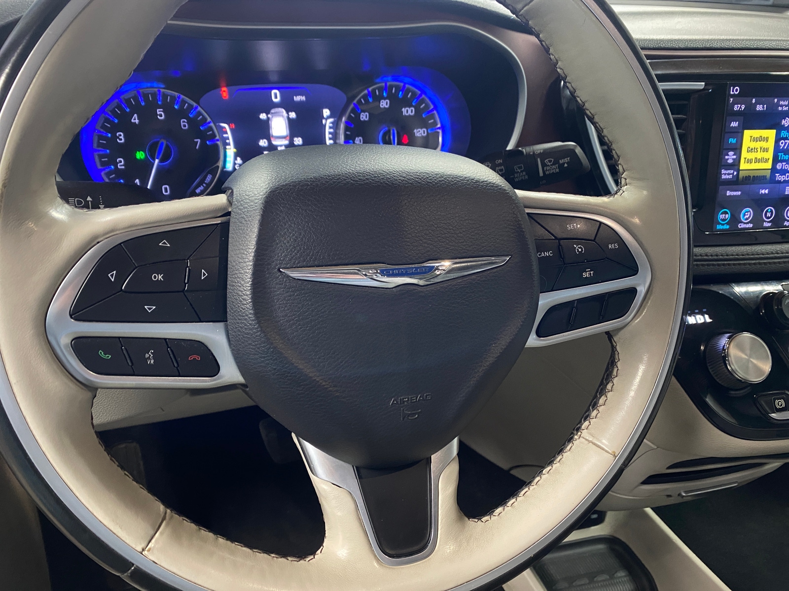 Thumbnail: 2020 Chrysler Pacifica - 4