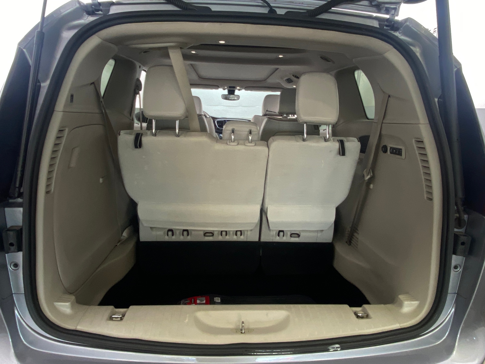 Thumbnail: 2020 Chrysler Pacifica - 6