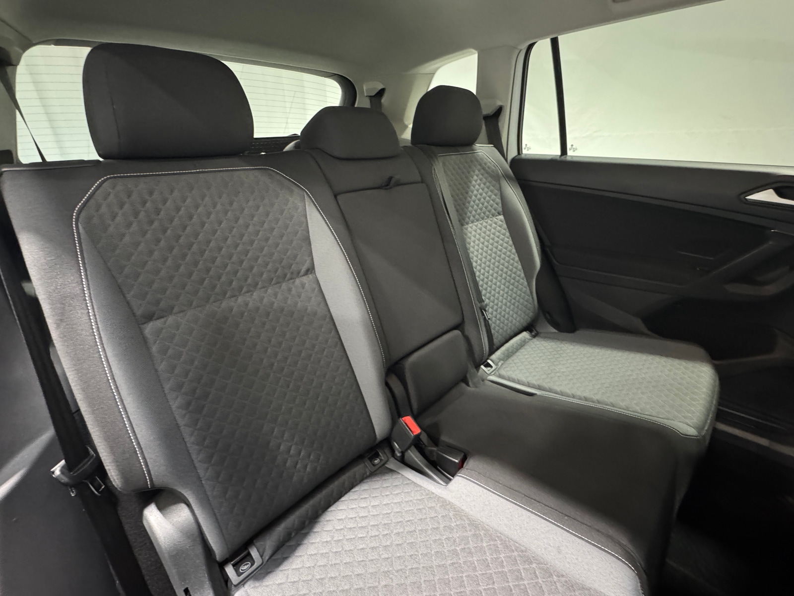 Thumbnail: 2021 Volkswagen Tiguan - 6