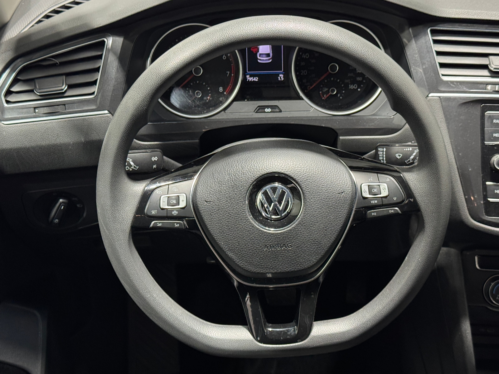 Thumbnail: 2021 Volkswagen Tiguan - 5