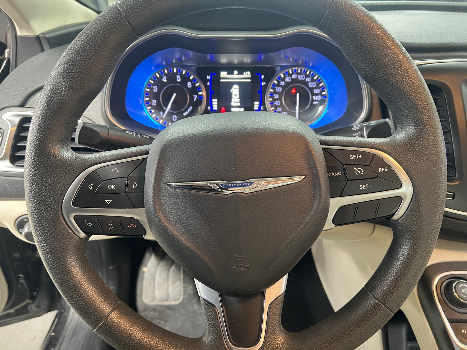 Thumbnail: 2016 Chrysler 200 - 5