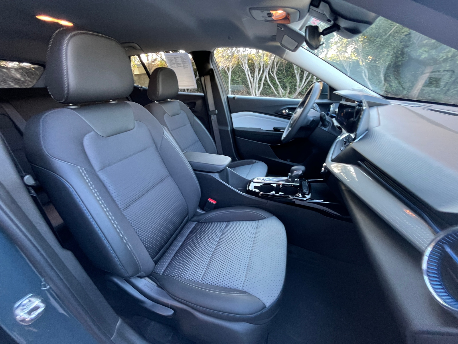 Thumbnail: 2025 Chevrolet Trax - 2