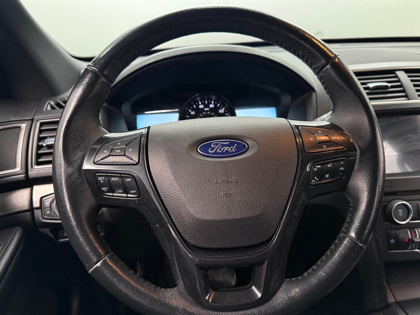 Thumbnail: 2018 Ford Explorer - 5