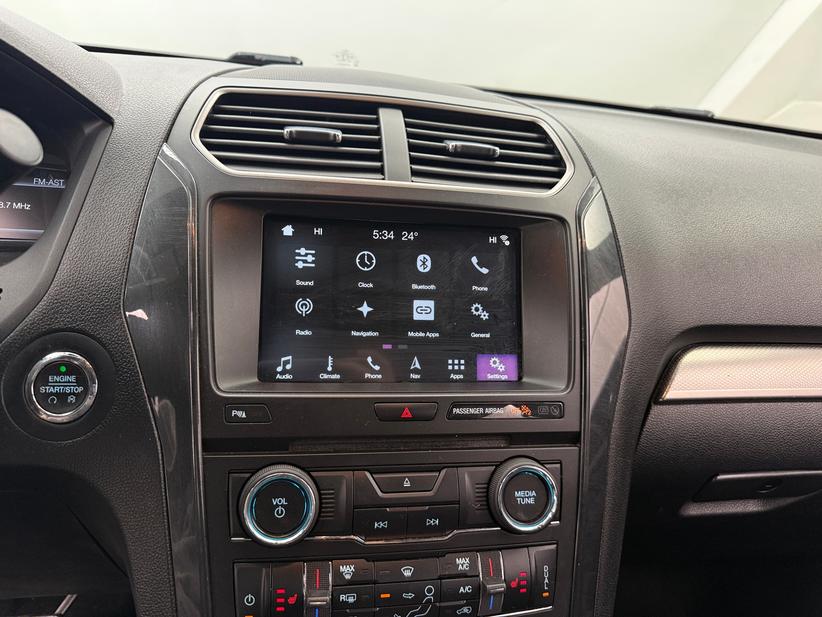 Thumbnail: 2018 Ford Explorer - 4