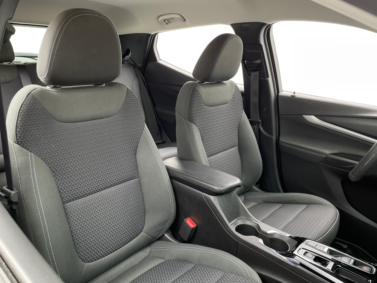 Thumbnail: 2023 Chevrolet Bolt EUV - 2