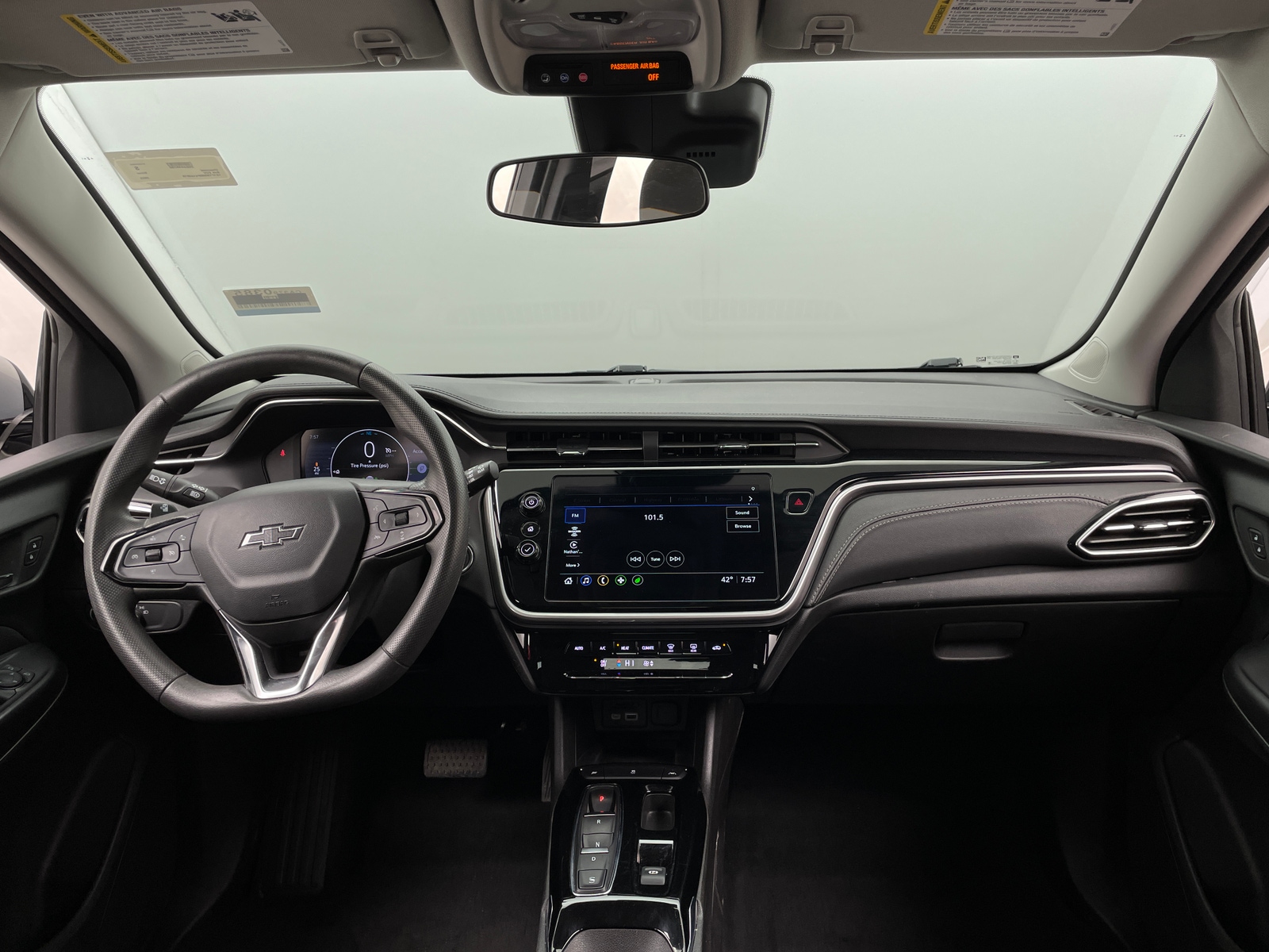 Thumbnail: 2023 Chevrolet Bolt EUV - 3