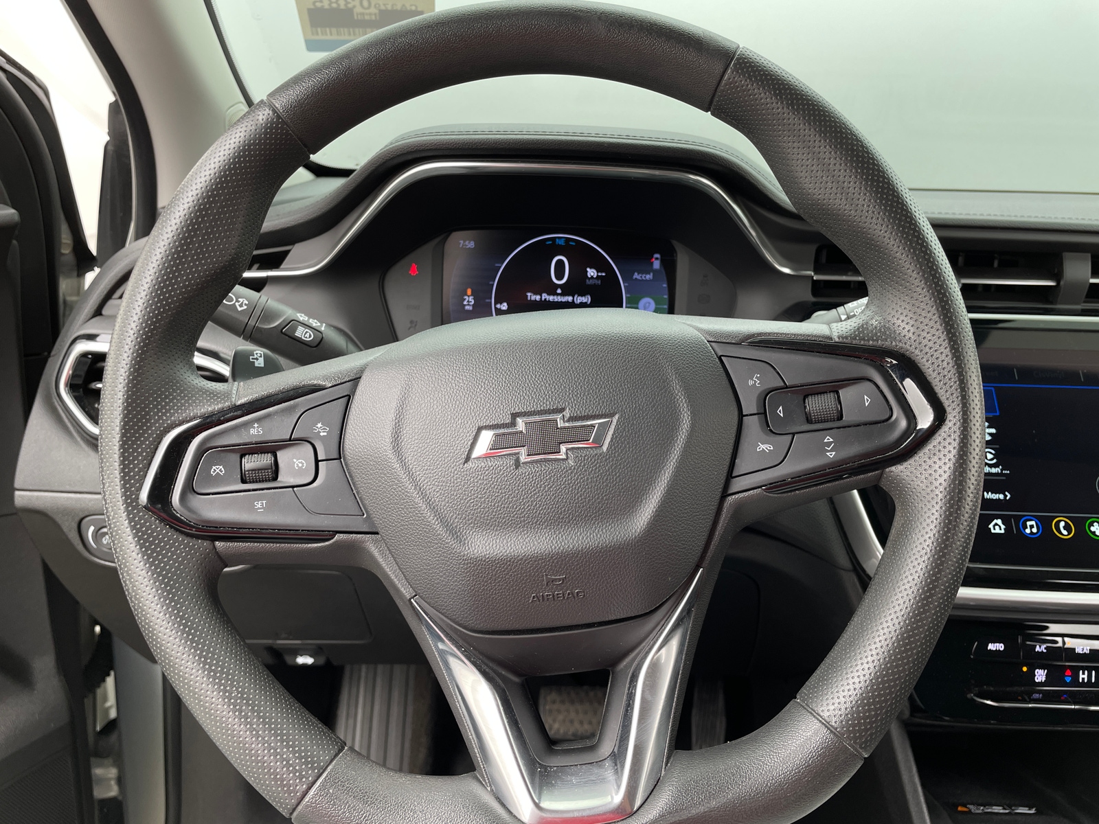 Thumbnail: 2023 Chevrolet Bolt EUV - 5