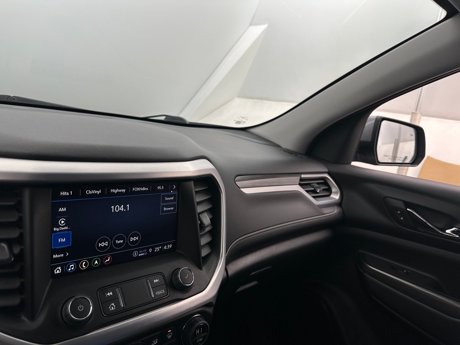 Thumbnail: 2023 GMC Acadia - 3