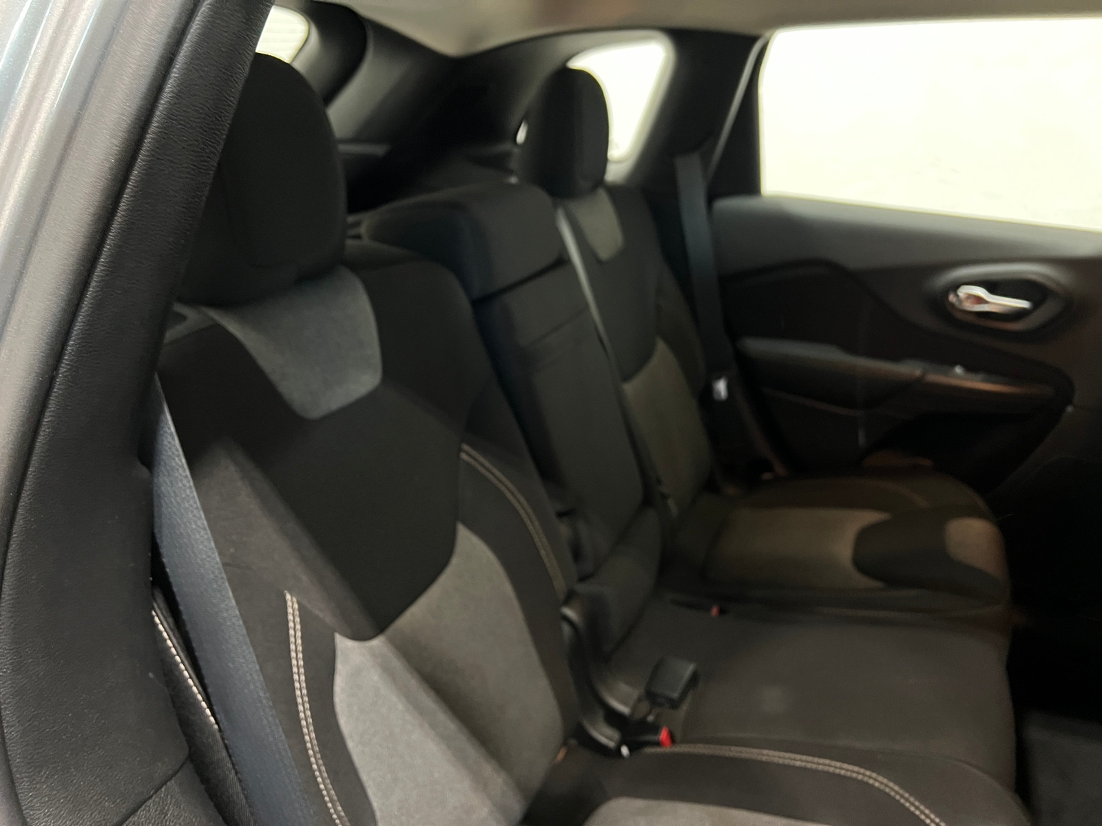 Thumbnail: 2015 Jeep Cherokee - 6