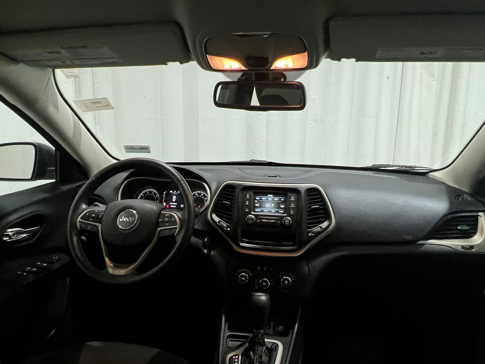 Thumbnail: 2015 Jeep Cherokee - 3