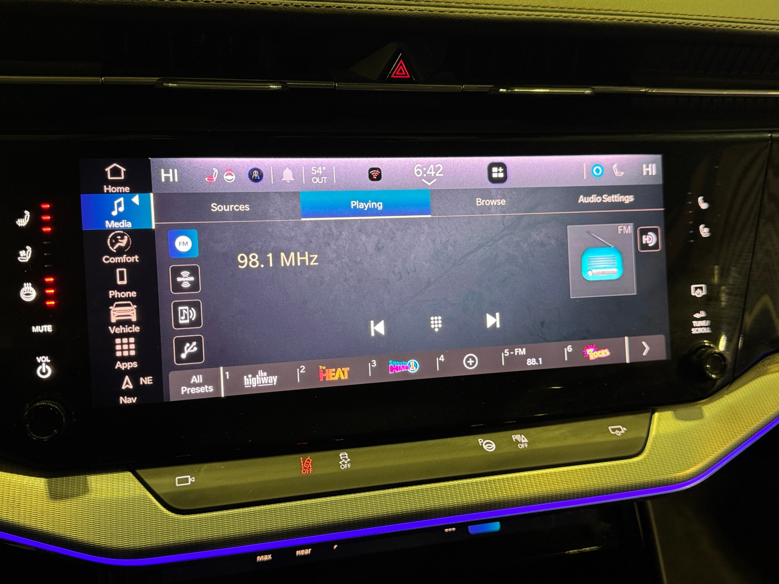 Thumbnail: 2024 Jeep Wagoneer S - 3