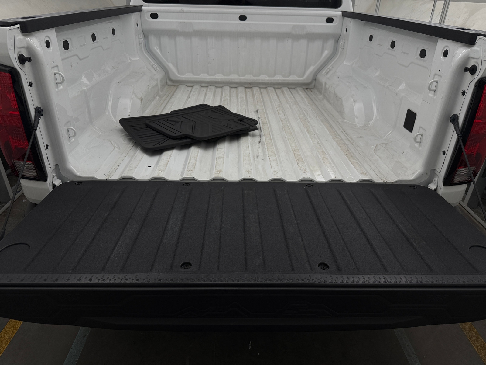 Thumbnail: 2024 Chevrolet Colorado - 7