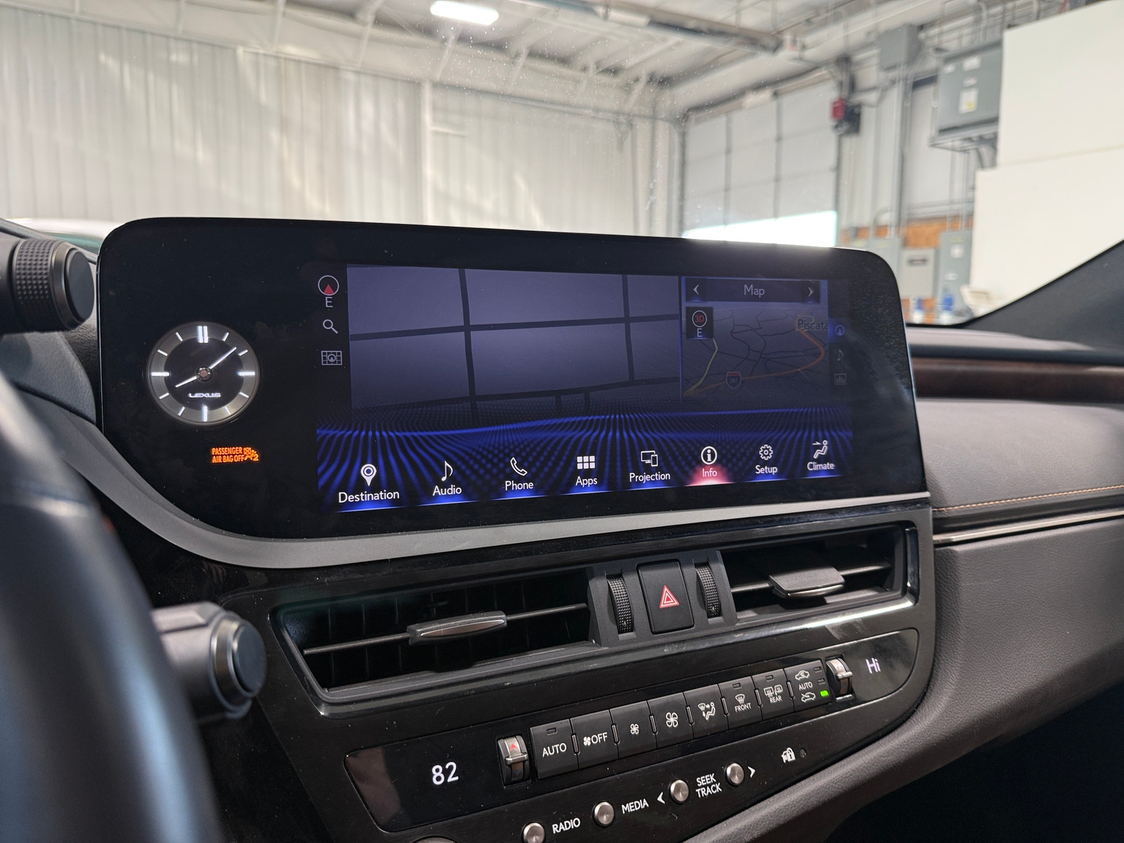 Thumbnail: 2022 Lexus ES - 3