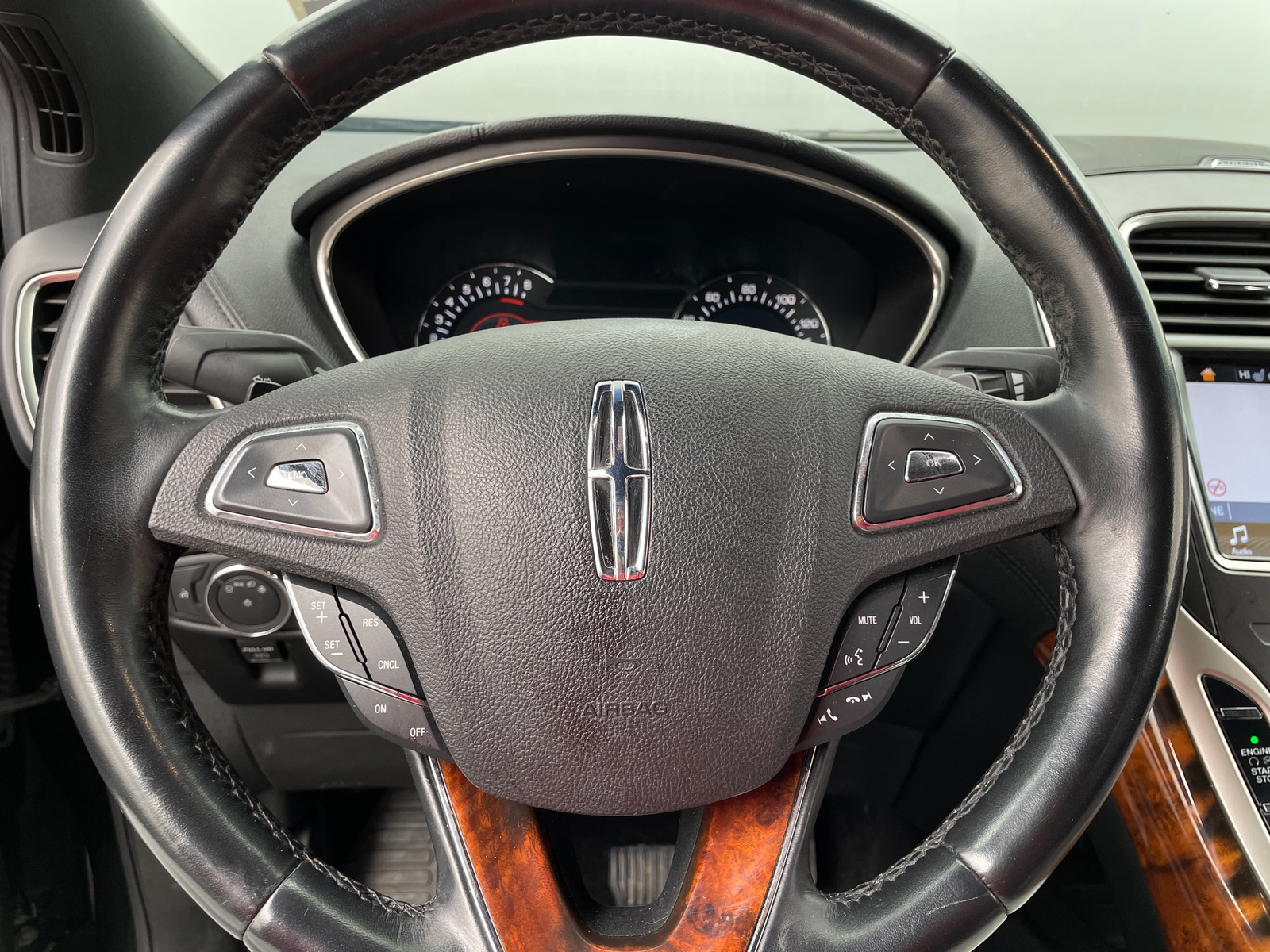 Thumbnail: 2018 Lincoln MKX - 4