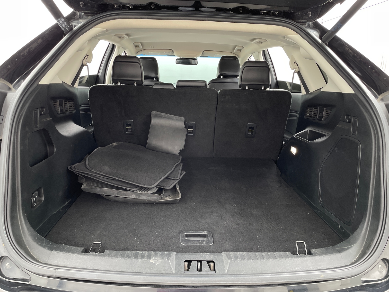 Thumbnail: 2020 Ford Edge - 6