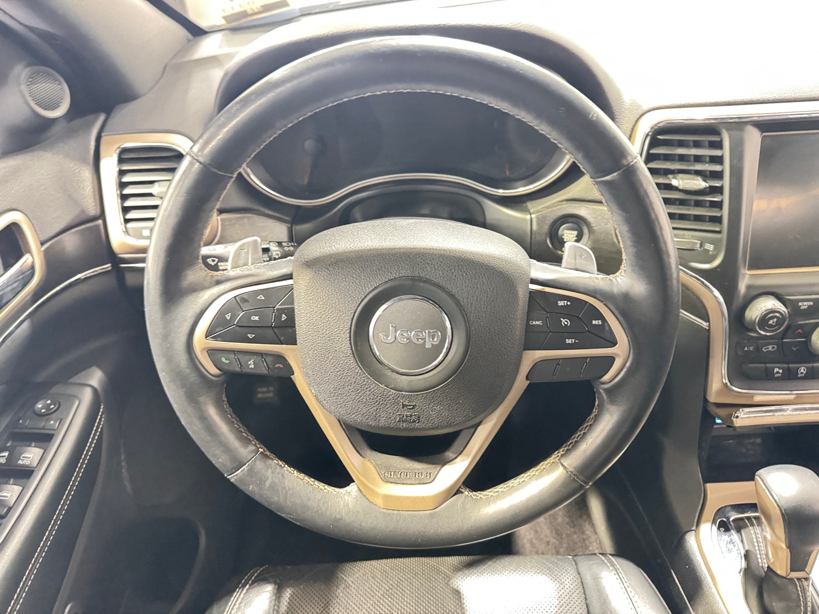 Thumbnail: 2017 Jeep Grand Cherokee - 4