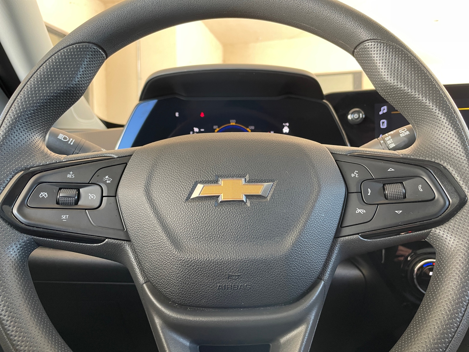 Thumbnail: 2025 Chevrolet Trax - 5