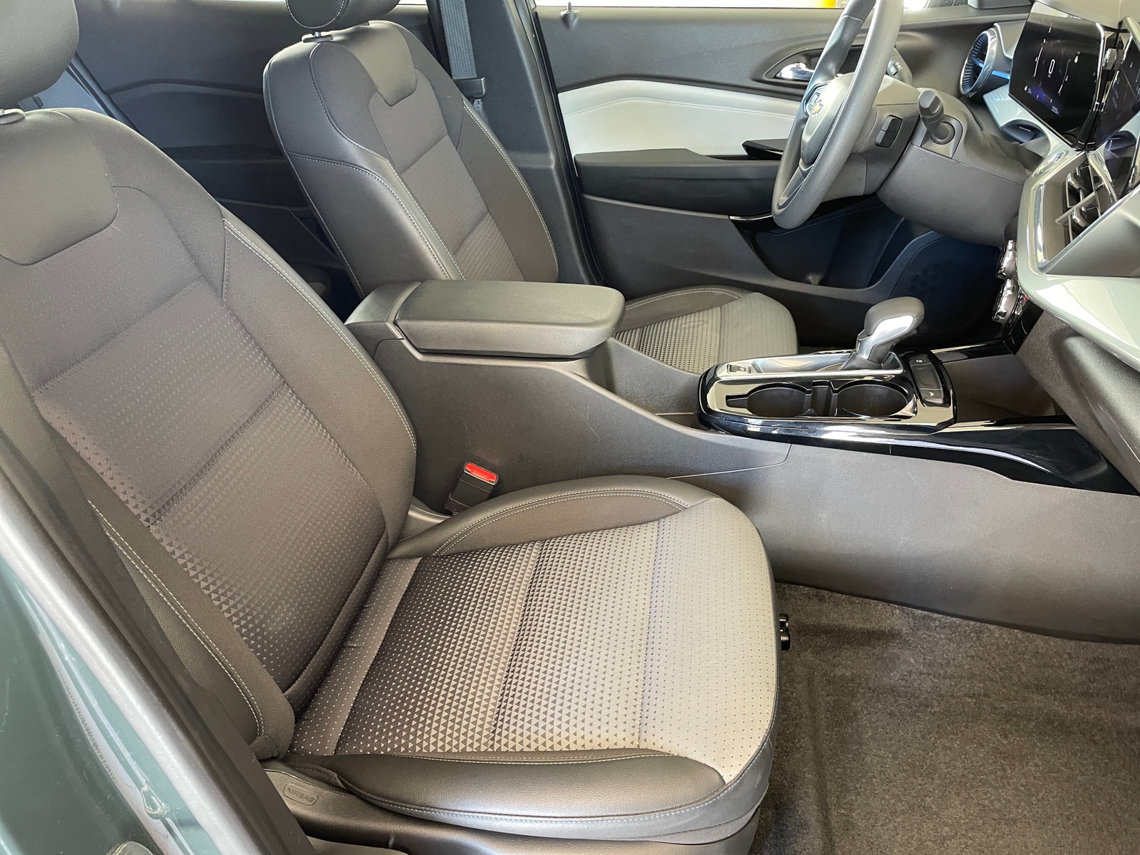 Thumbnail: 2025 Chevrolet Trax - 2