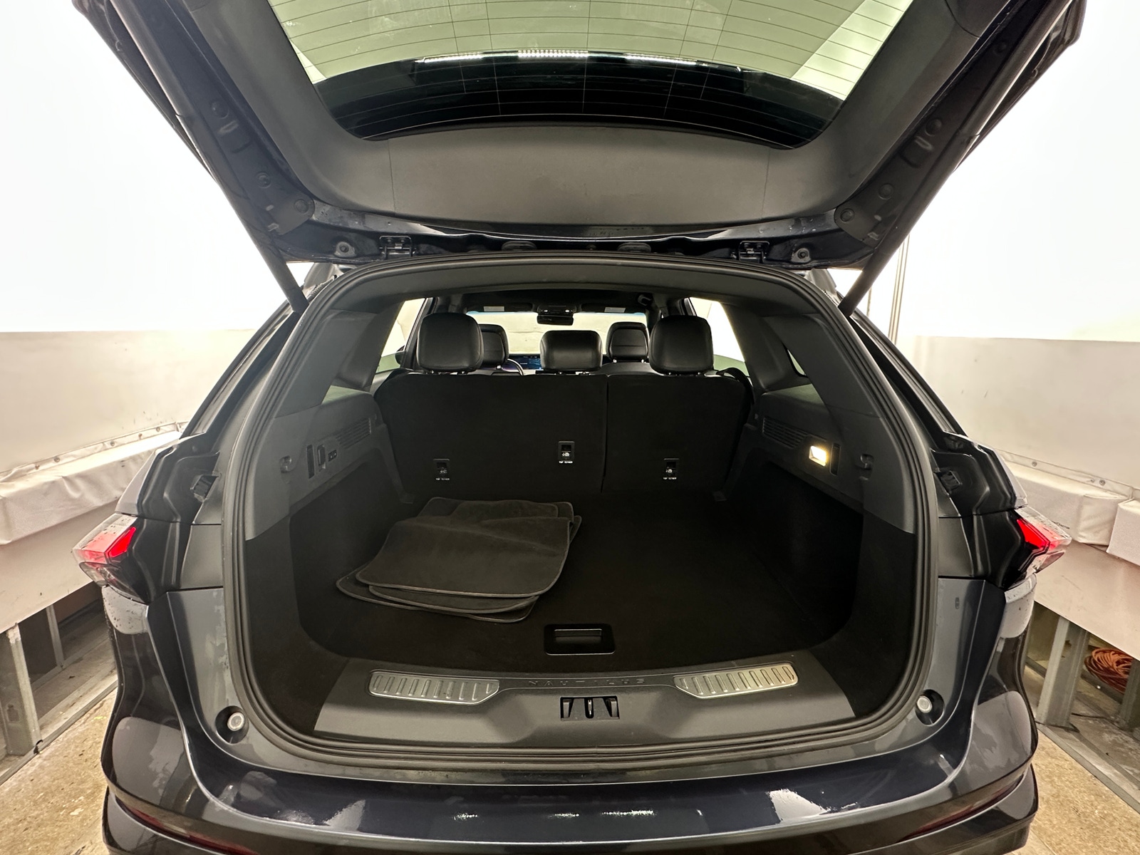 Thumbnail: 2024 Lincoln Nautilus - 6