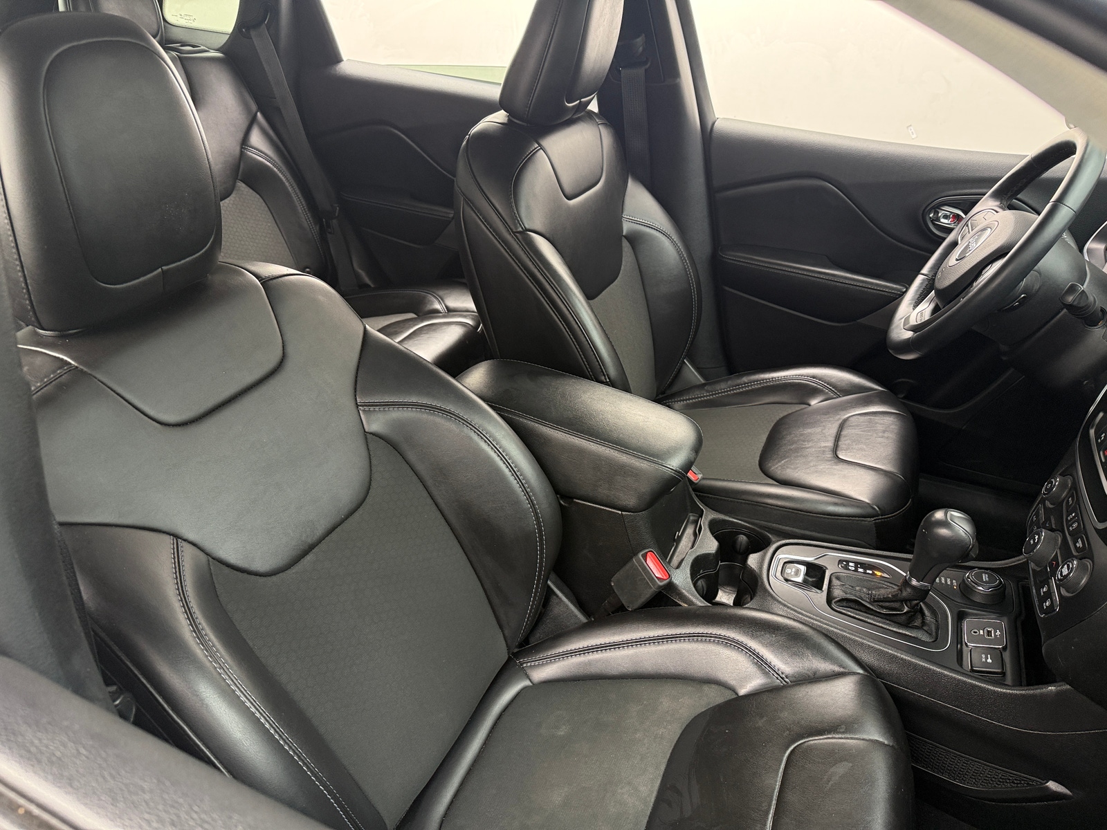 Thumbnail: 2019 Jeep Cherokee - 2