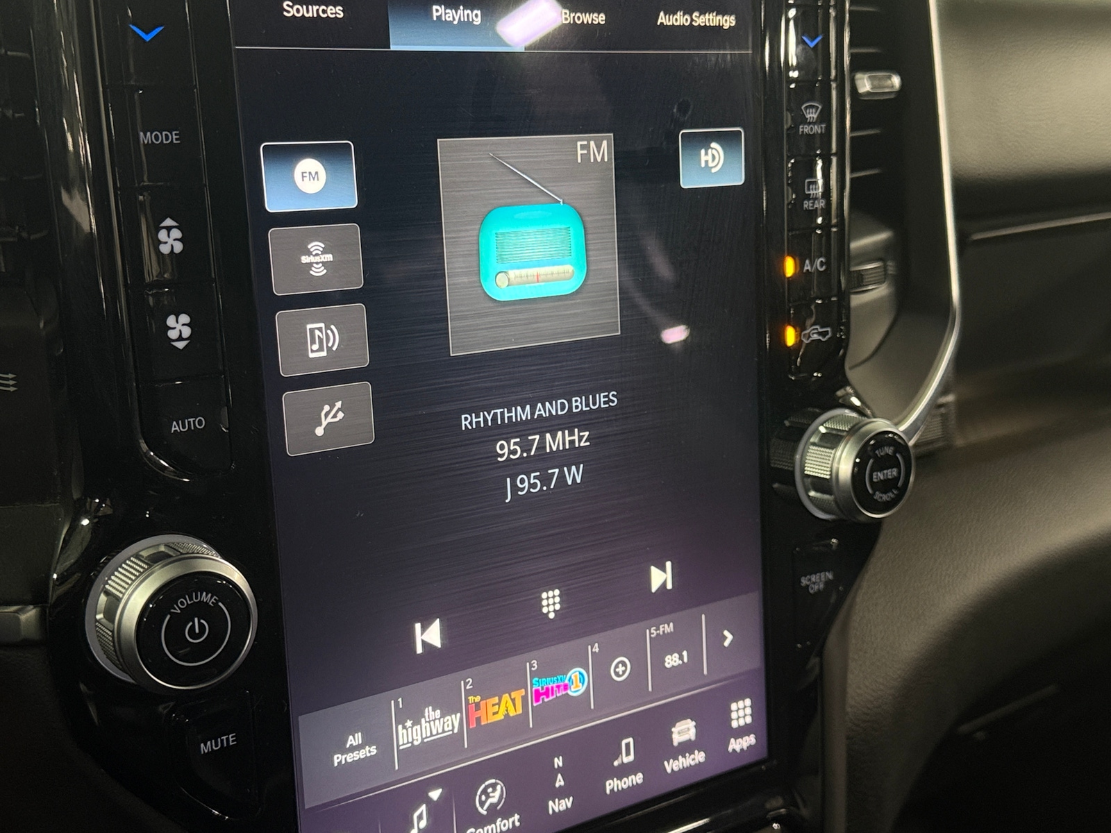 Thumbnail: 2025 RAM 1500 - 4