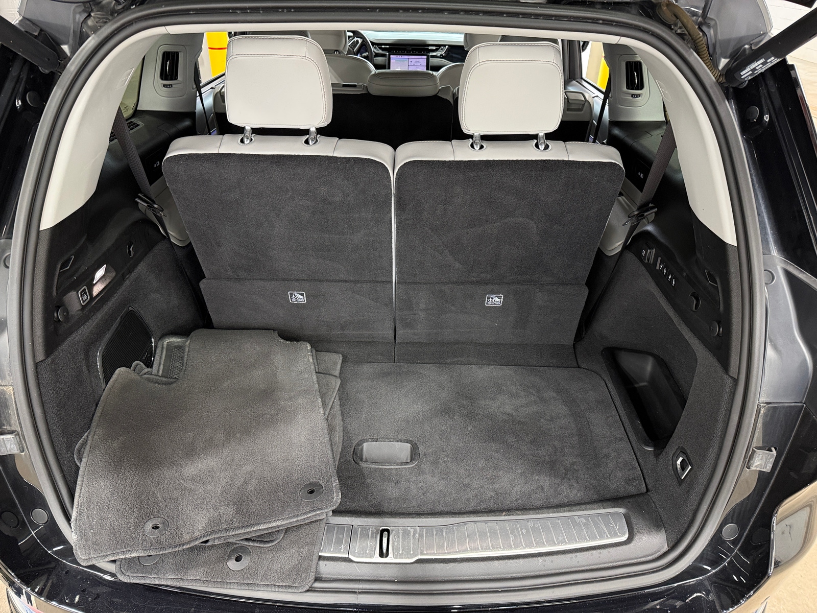 Thumbnail: 2022 Jeep Grand Cherokee L - 6