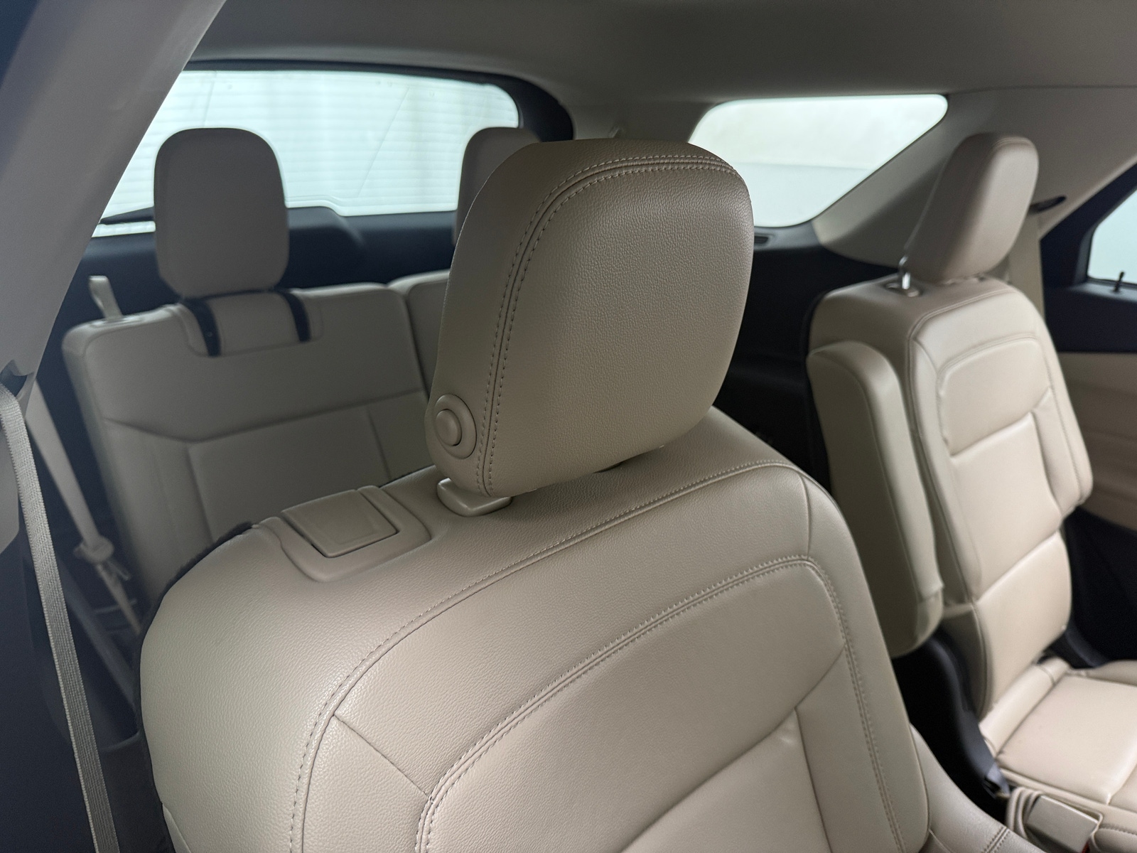 Thumbnail: 2020 Ford Explorer - 6