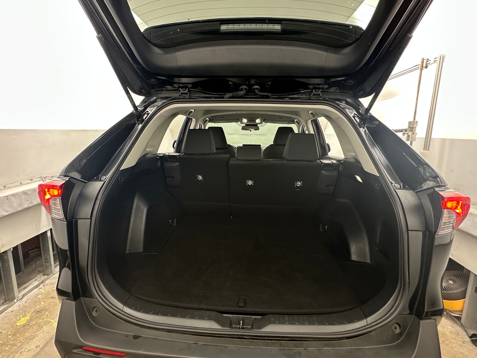 Thumbnail: 2025 Toyota RAV4 - 7