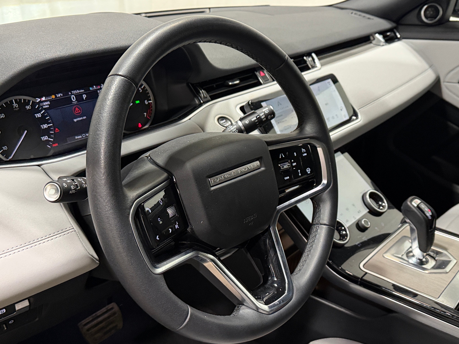 Thumbnail: 2023 Land Rover Range Rover Evoque - 4