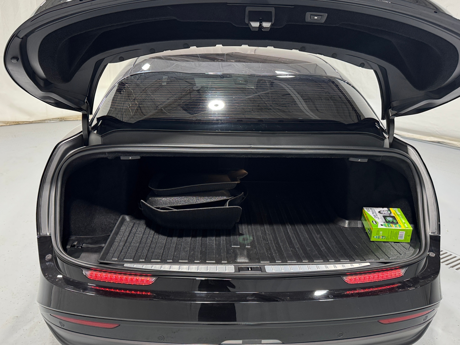 Thumbnail: 2024 Lucid Air - 6