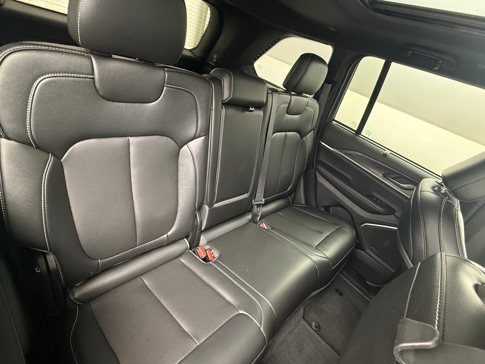 Thumbnail: 2024 Jeep Grand Cherokee - 4