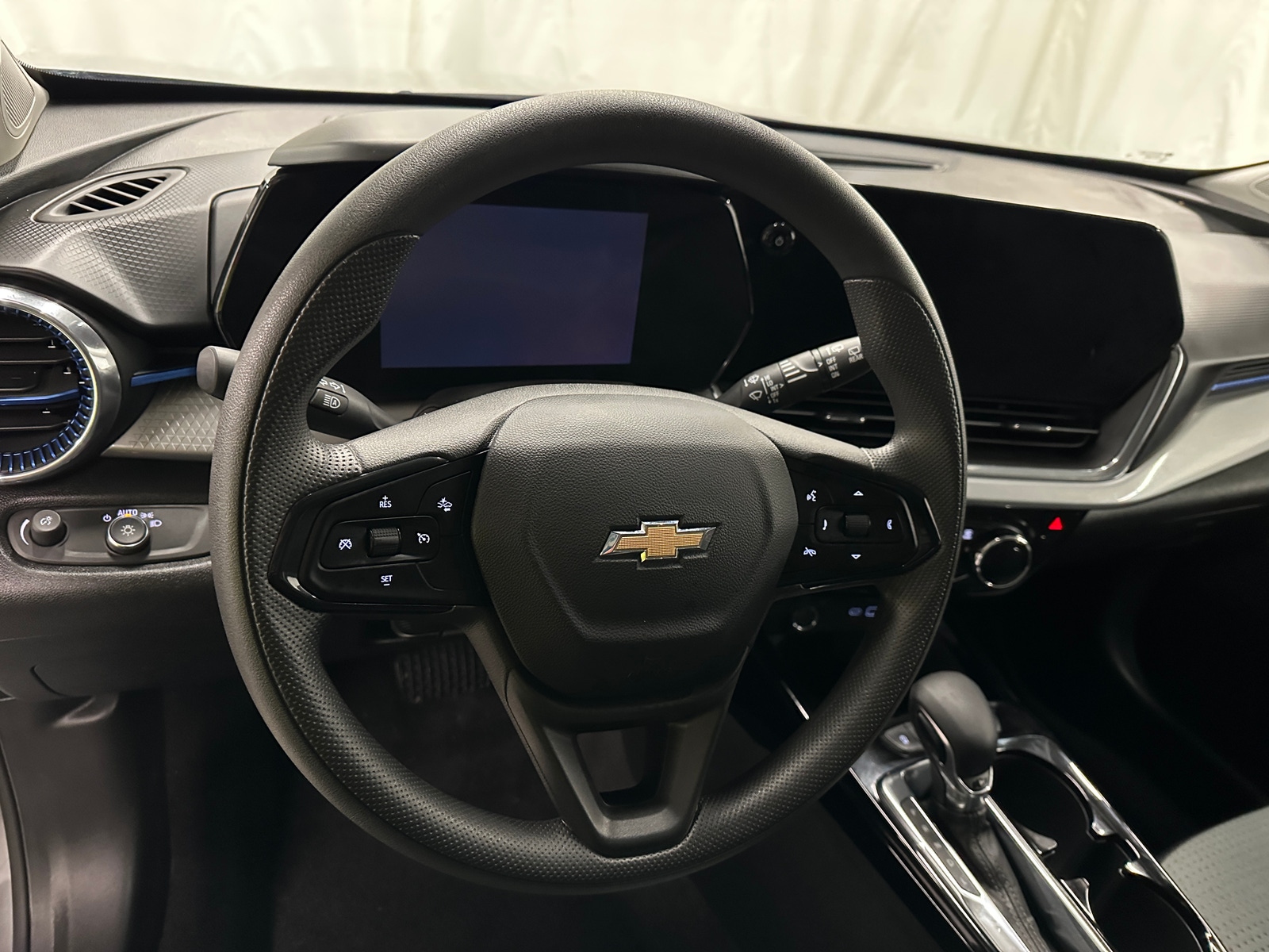 Thumbnail: 2025 Chevrolet Trax - 5