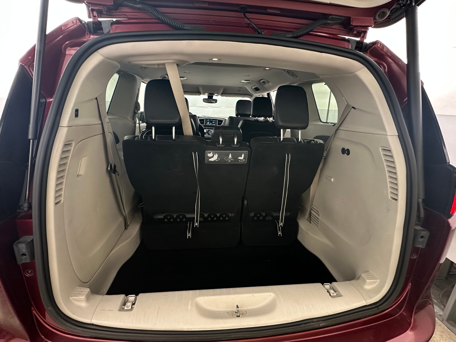 Thumbnail: 2019 Chrysler Pacifica - 6