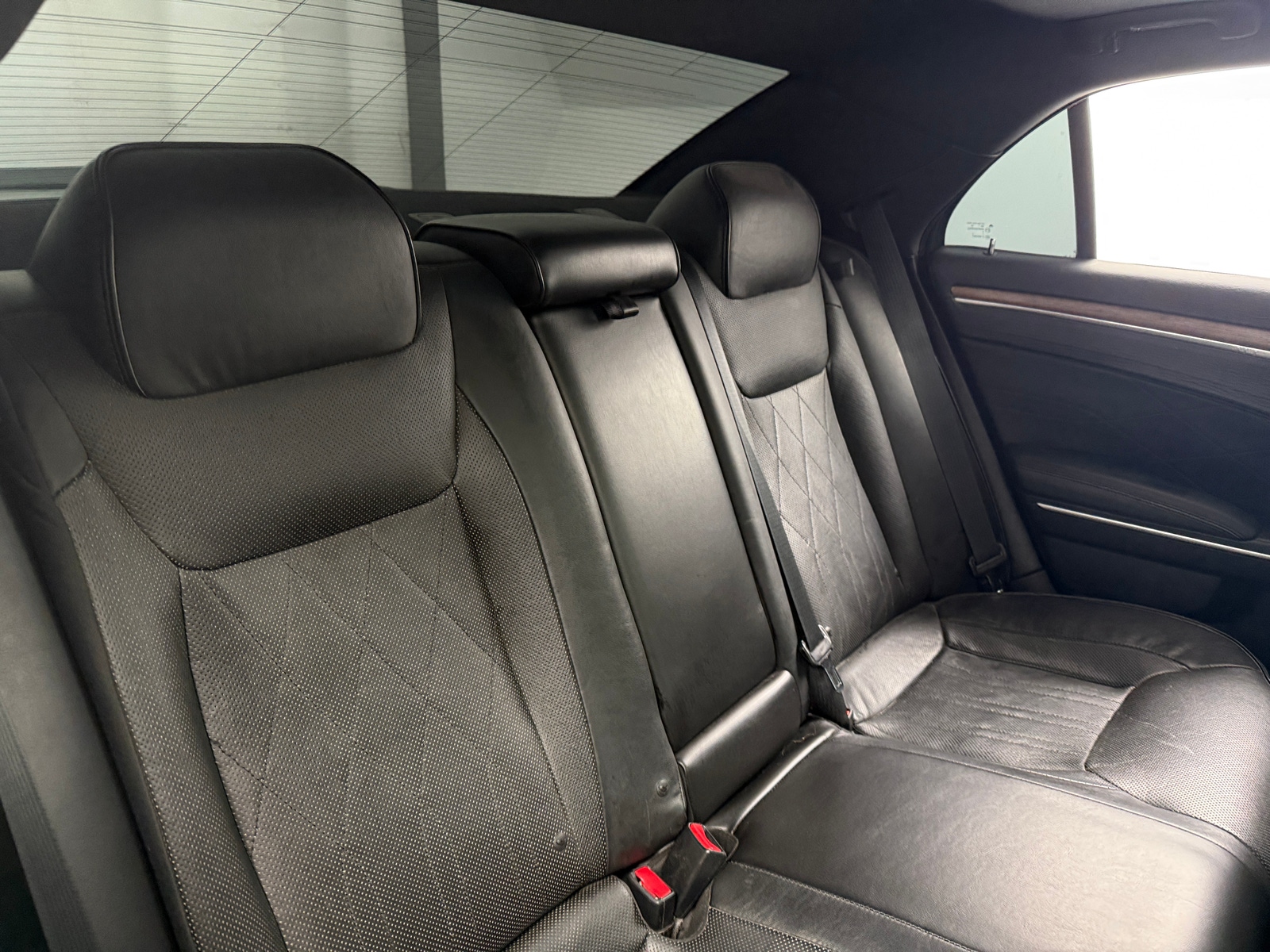 Thumbnail: 2018 Chrysler 300 - 5