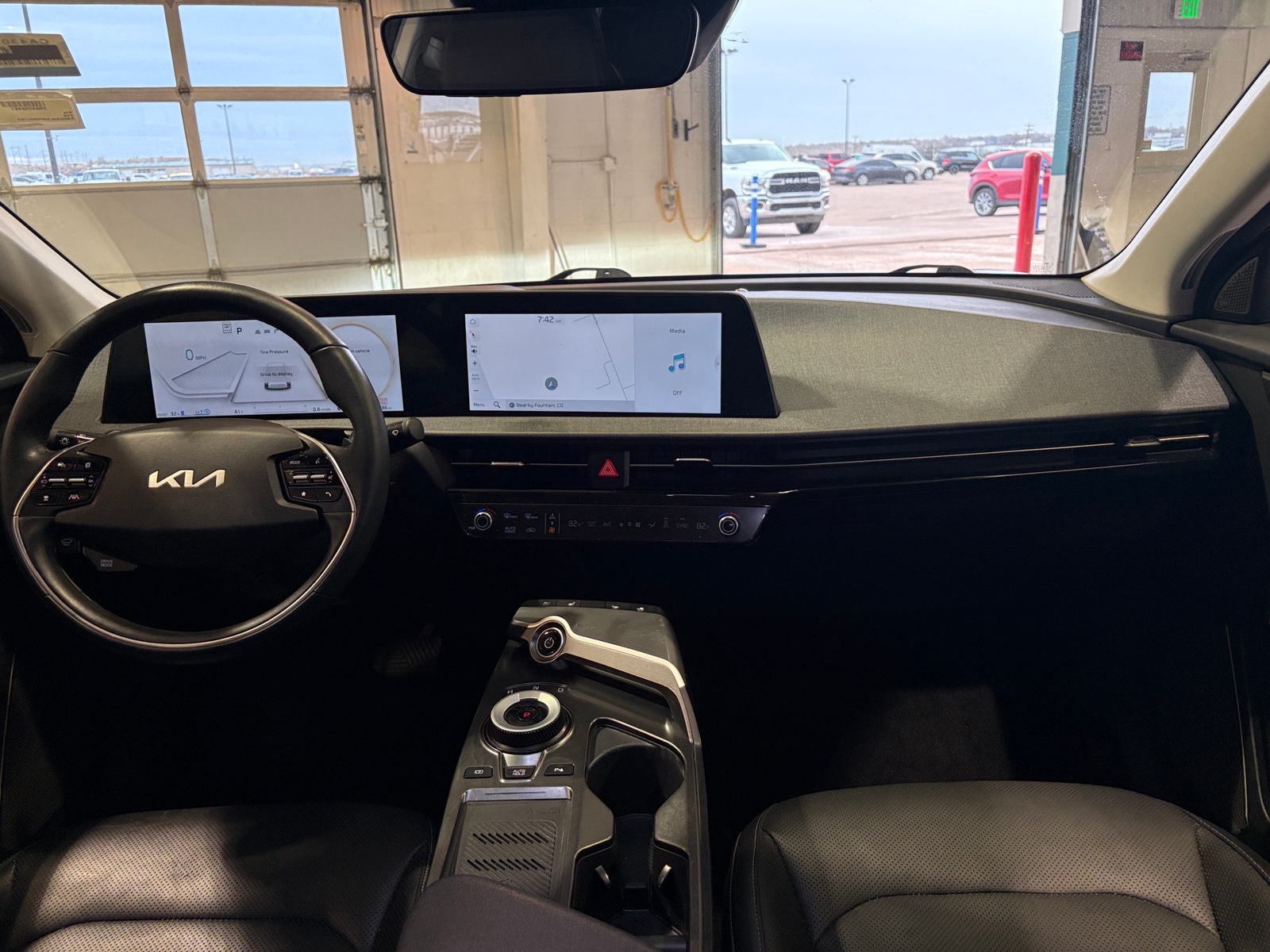 Thumbnail: 2023 Kia EV6 - 2