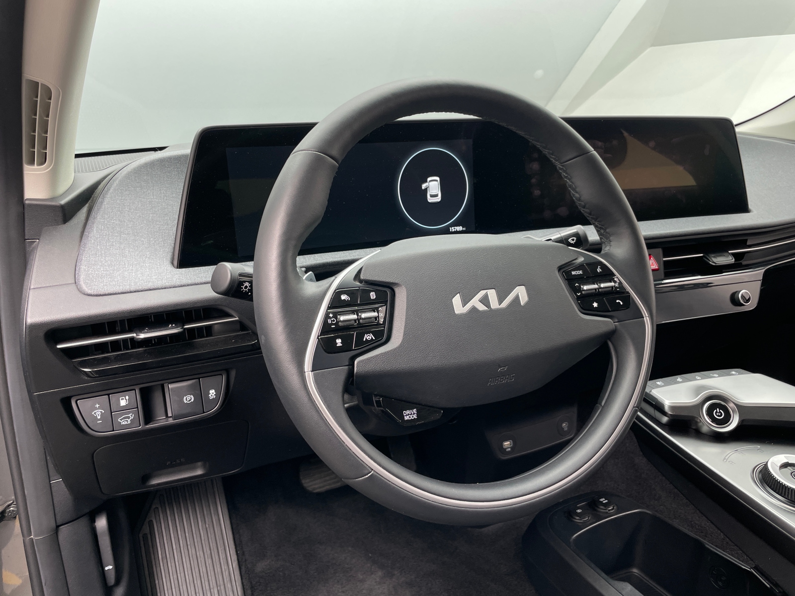 Thumbnail: 2022 Kia EV6 - 4