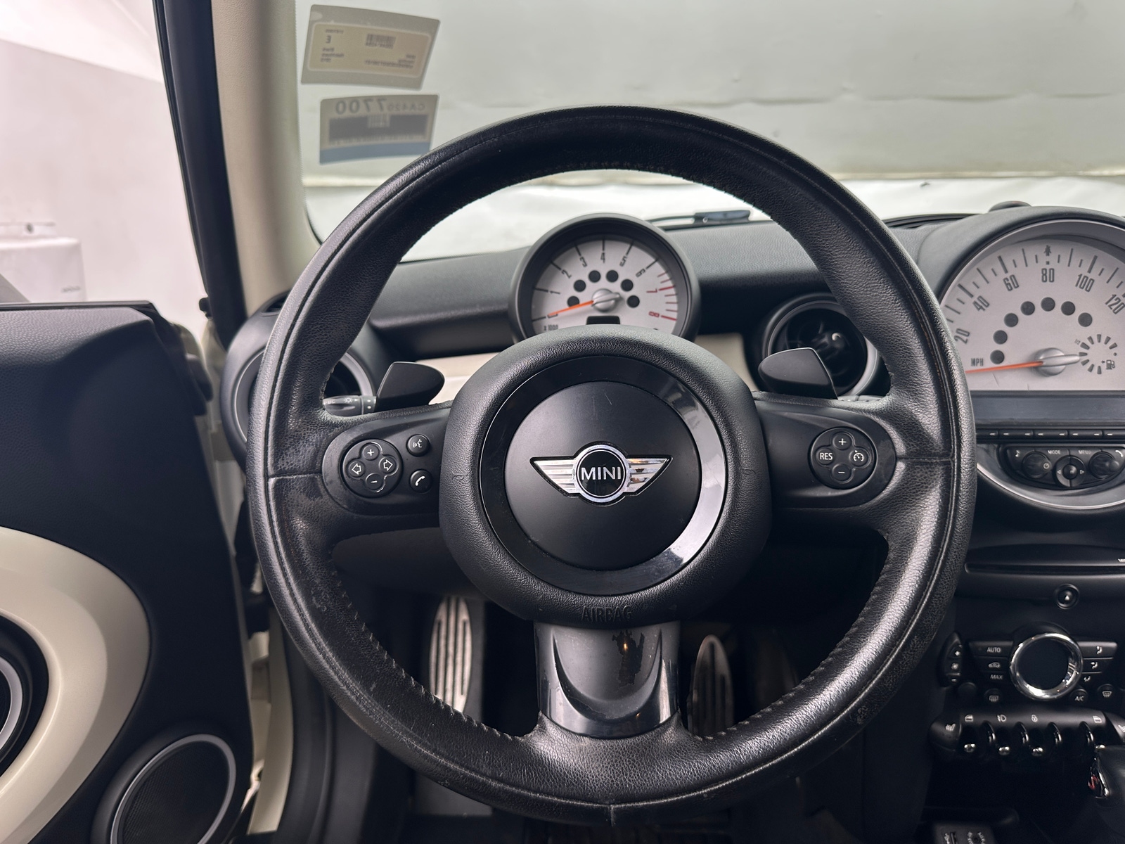 Thumbnail: 2013 MINI Cooper Hardtop - 4