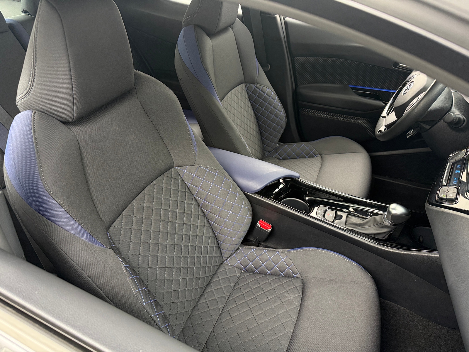 Thumbnail: 2021 Toyota C-HR - 2