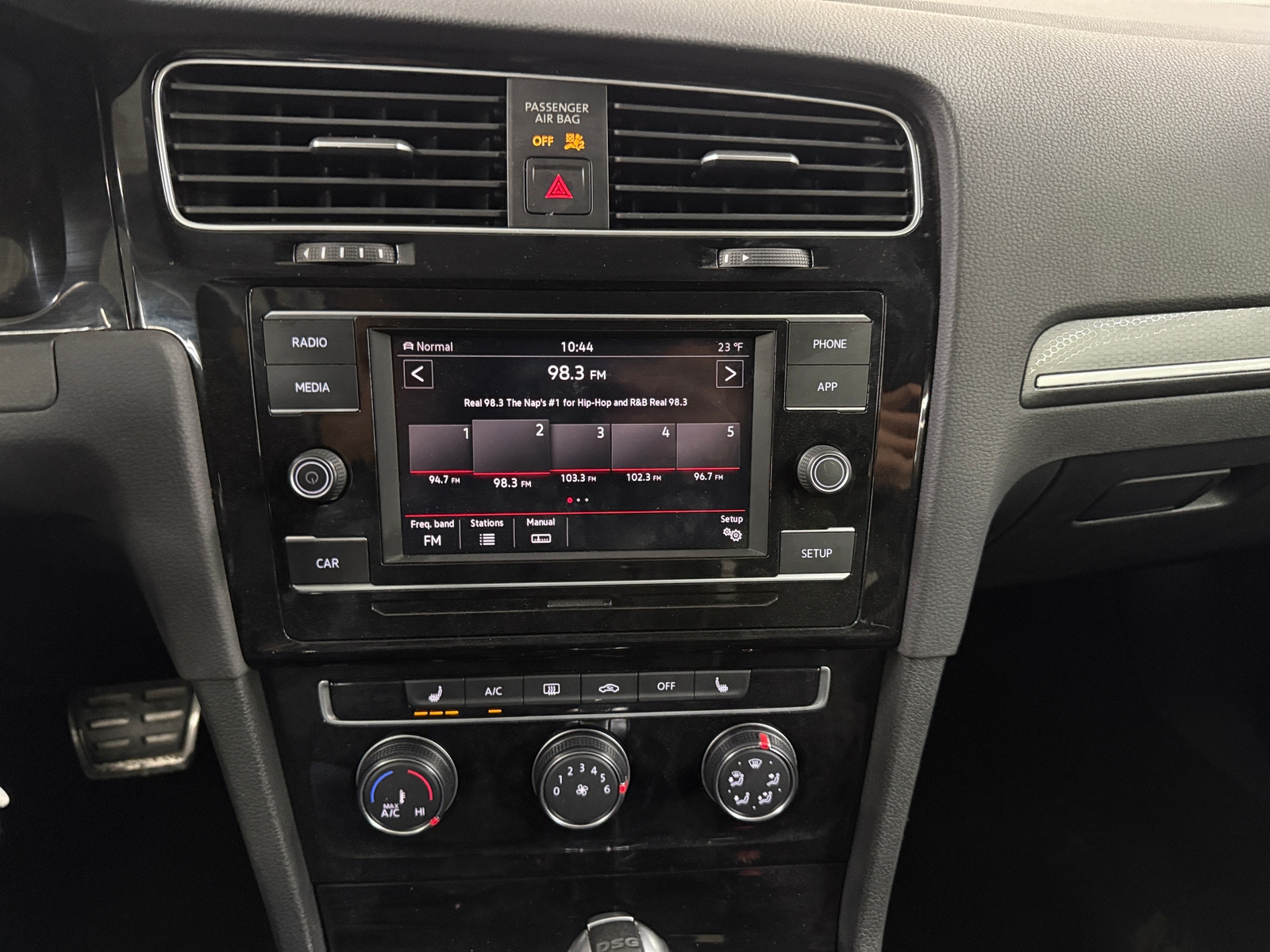 Thumbnail: 2019 Volkswagen Golf - 4